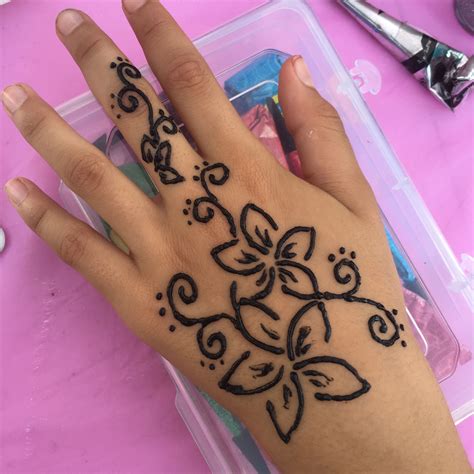 flower henna drawing|cute easy henna flower designs.